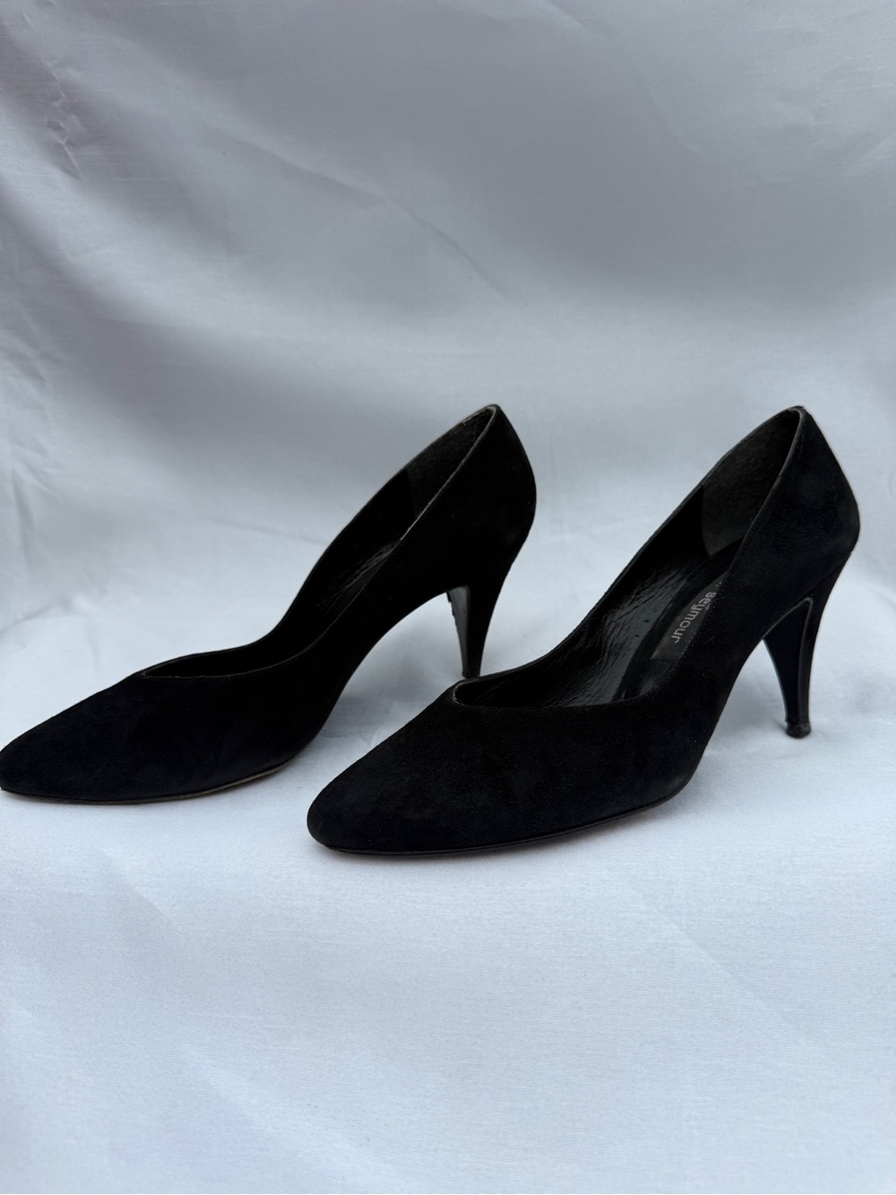 Vintage 80s Stuart Weitzman for Mr. Seymour Black Suede V-Vamp Pumps 8.5